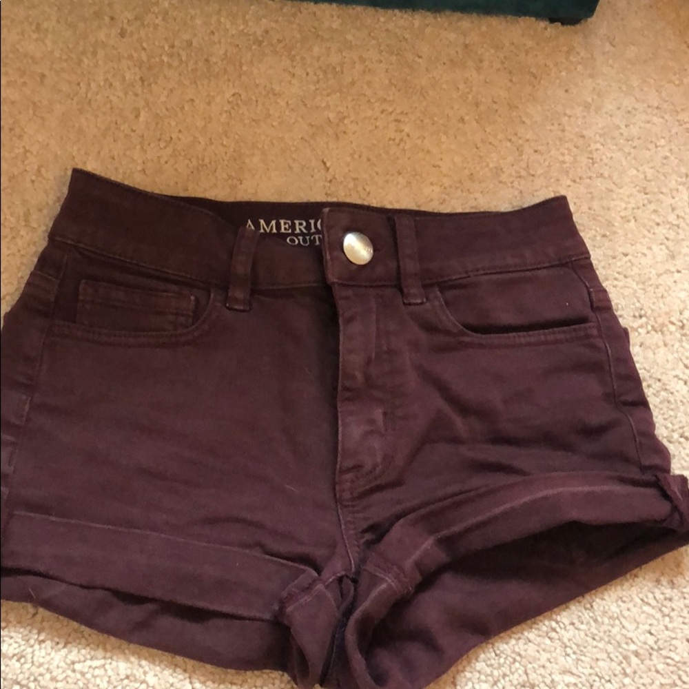 American Eagle maroon shorts